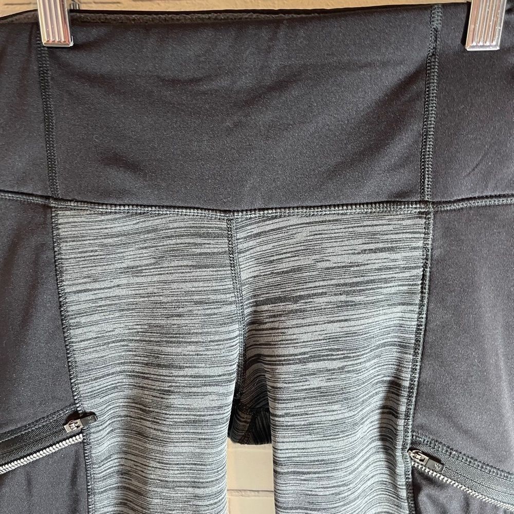 Athleta Ankle Zip Leggings Sz ST - Picture 11 of 11